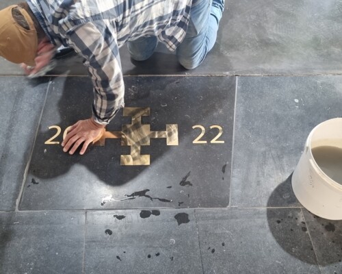 New brass memorial being installed in Coventry Cathedral